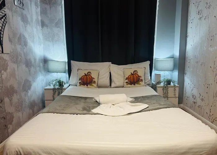 Super Family Flat Edgware Road