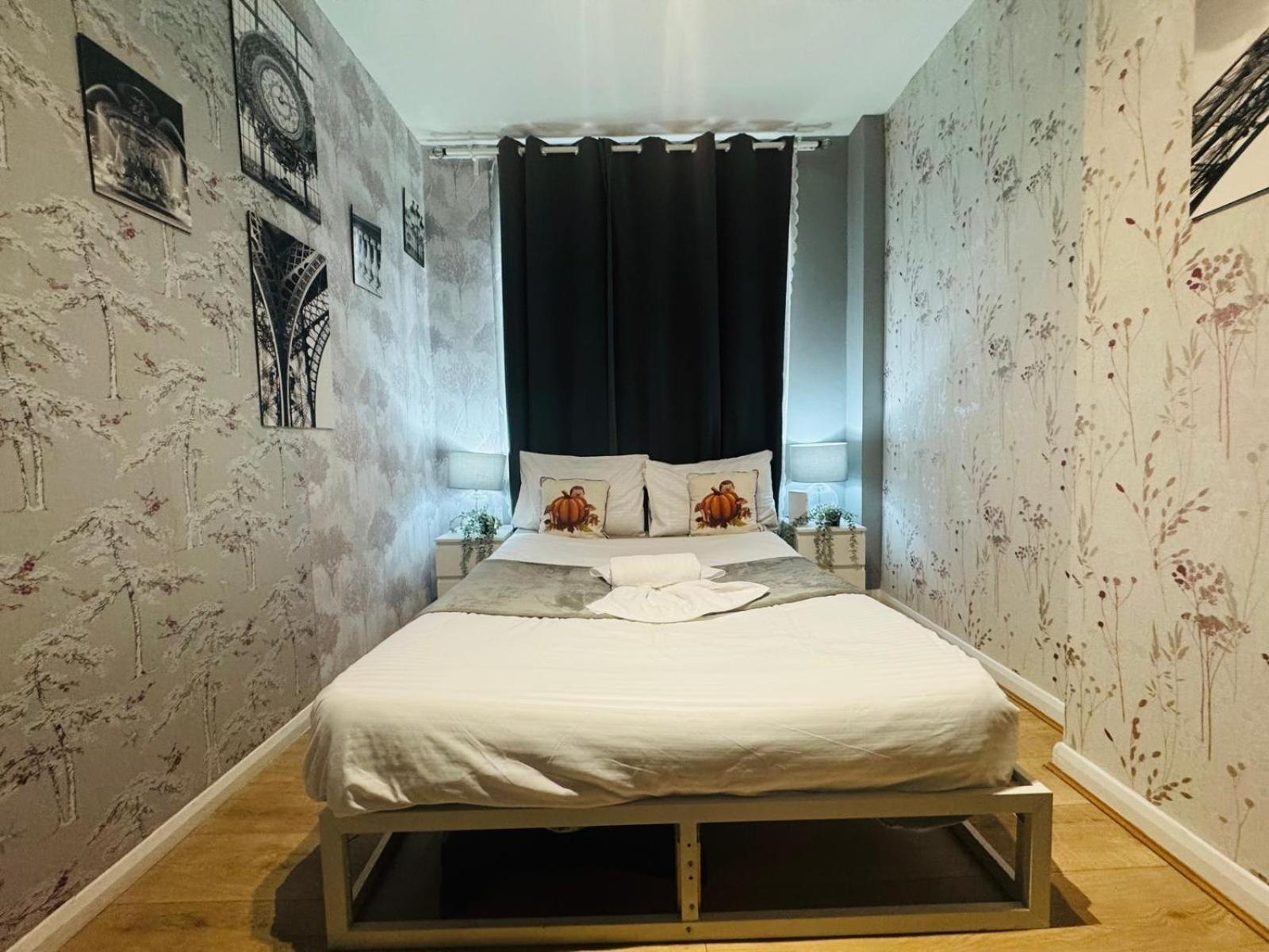 Super Family Flat Edgware Road London