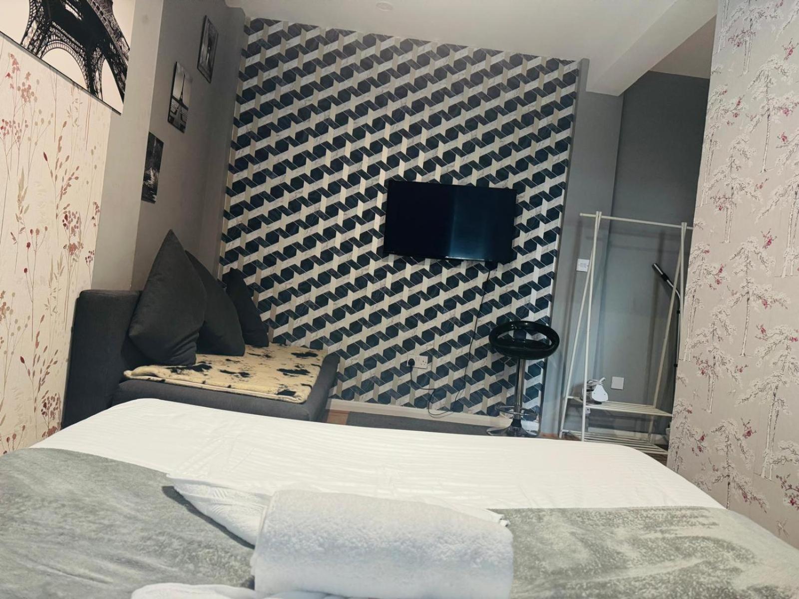 Super Family Flat Edgware Road * London